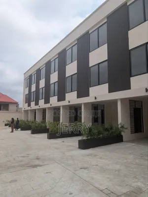 3bdrm Townhouse / Terrace in Sakumono for rent