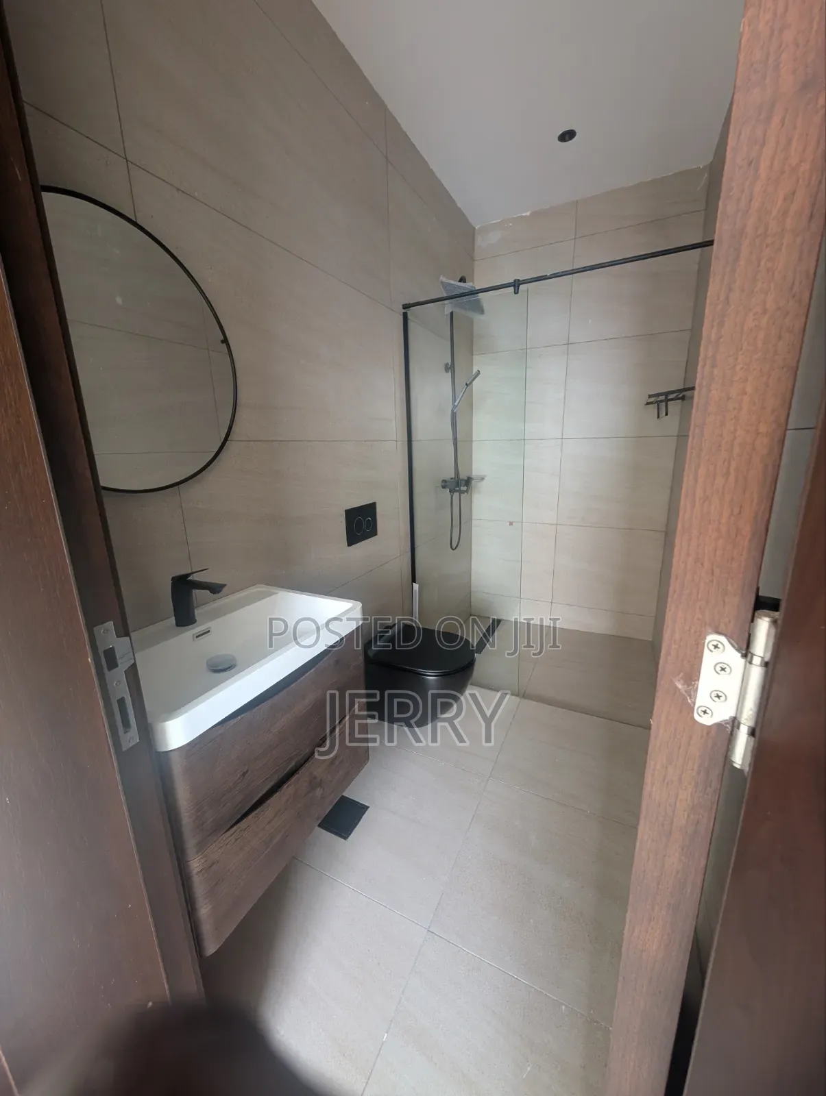 3bdrm Townhouse / Terrace in Sakumono for rent