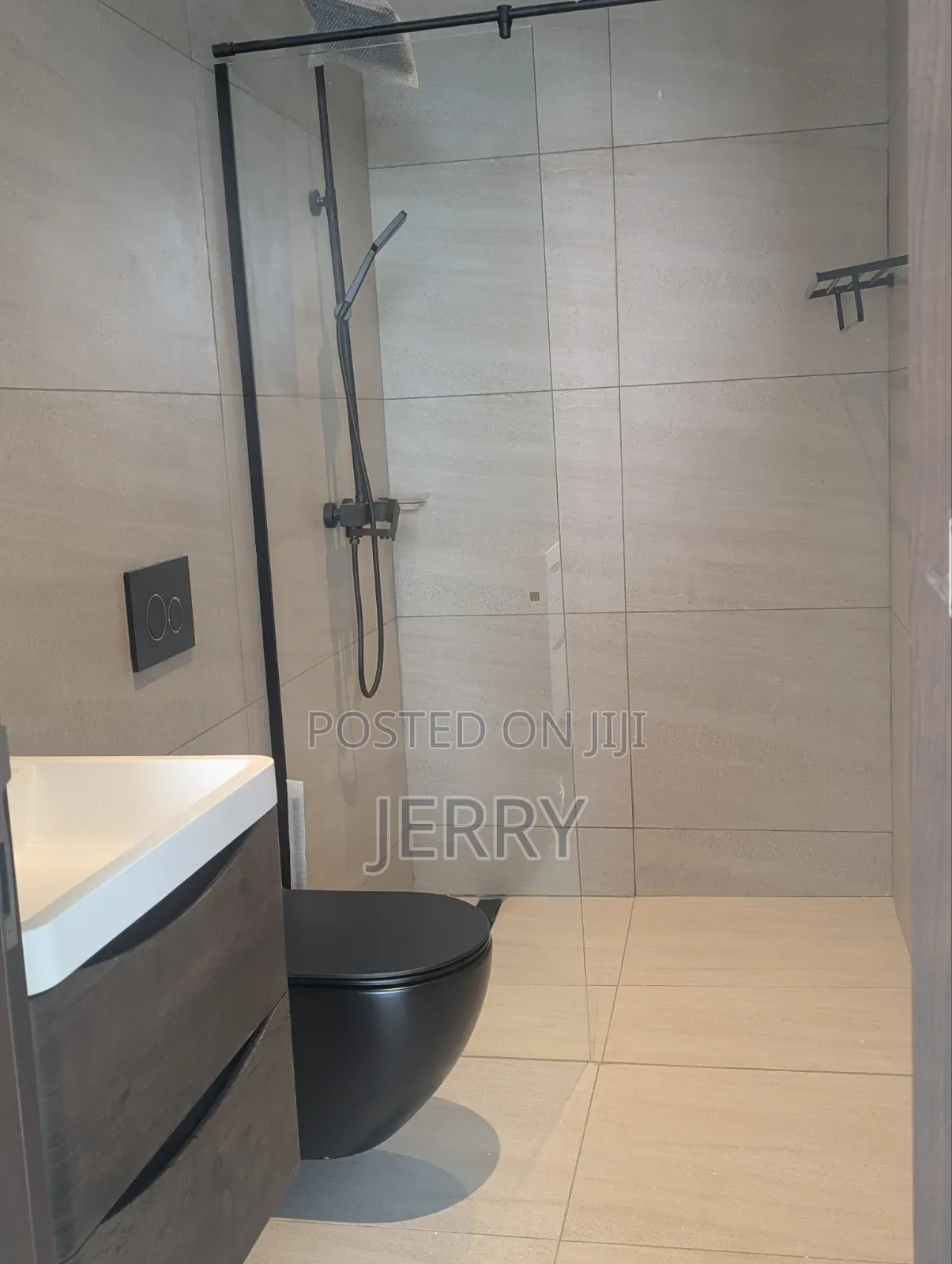 3bdrm Townhouse / Terrace in Sakumono for rent