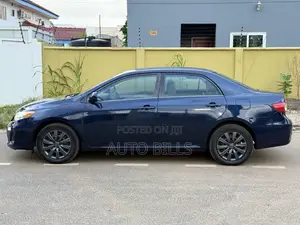 Toyota Corolla LE 4dr Sedan (1.8L 4cyl 4A) 2013 Blue