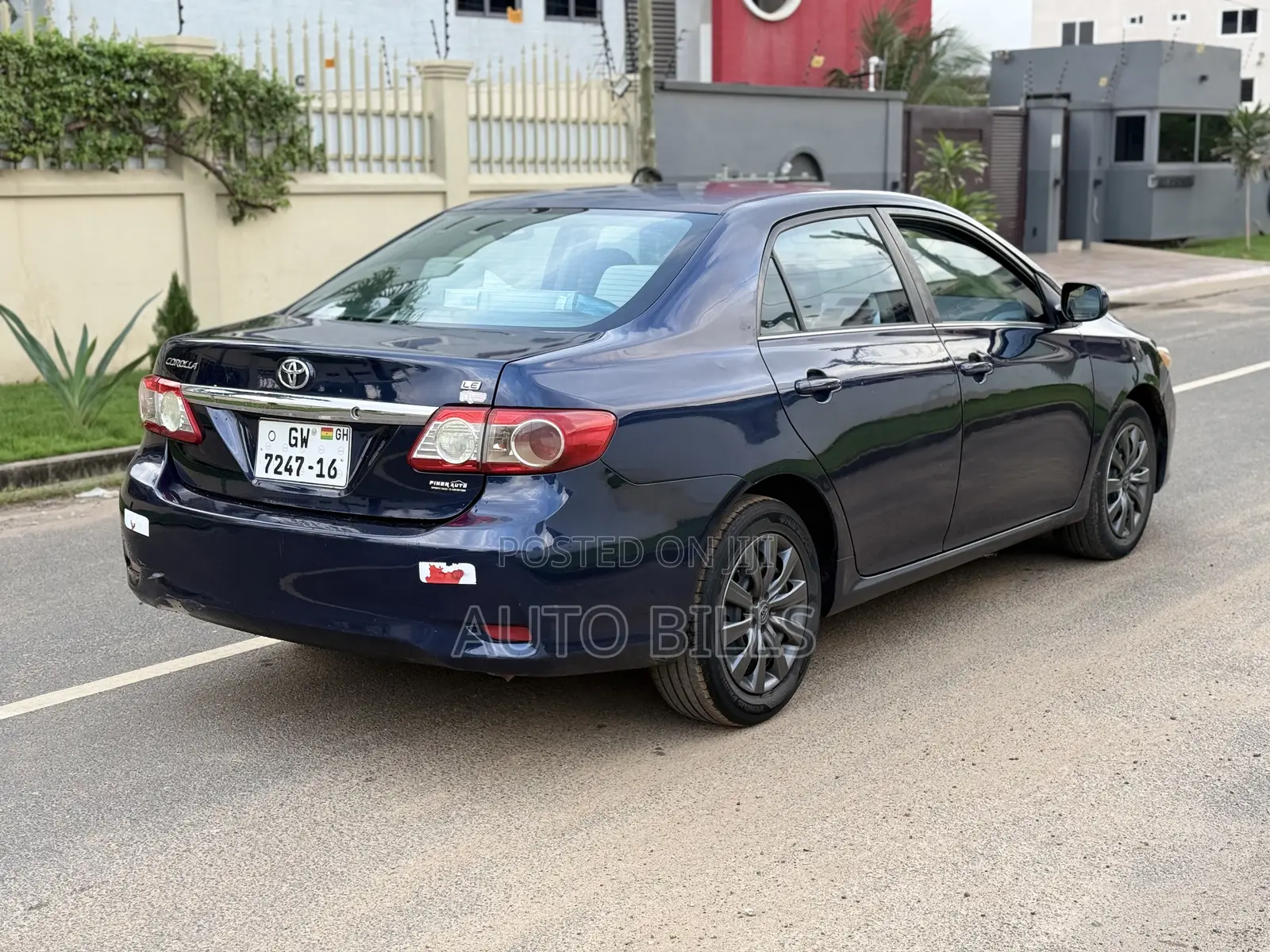 Toyota Corolla LE 4dr Sedan (1.8L 4cyl 4A) 2013 Blue