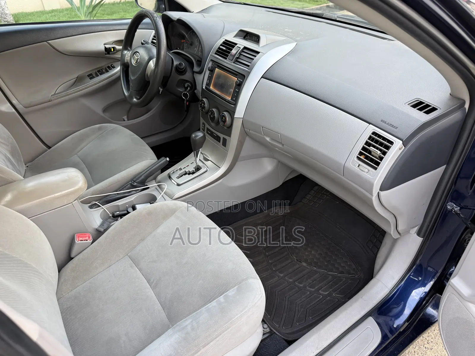 Toyota Corolla LE 4dr Sedan (1.8L 4cyl 4A) 2013 Blue
