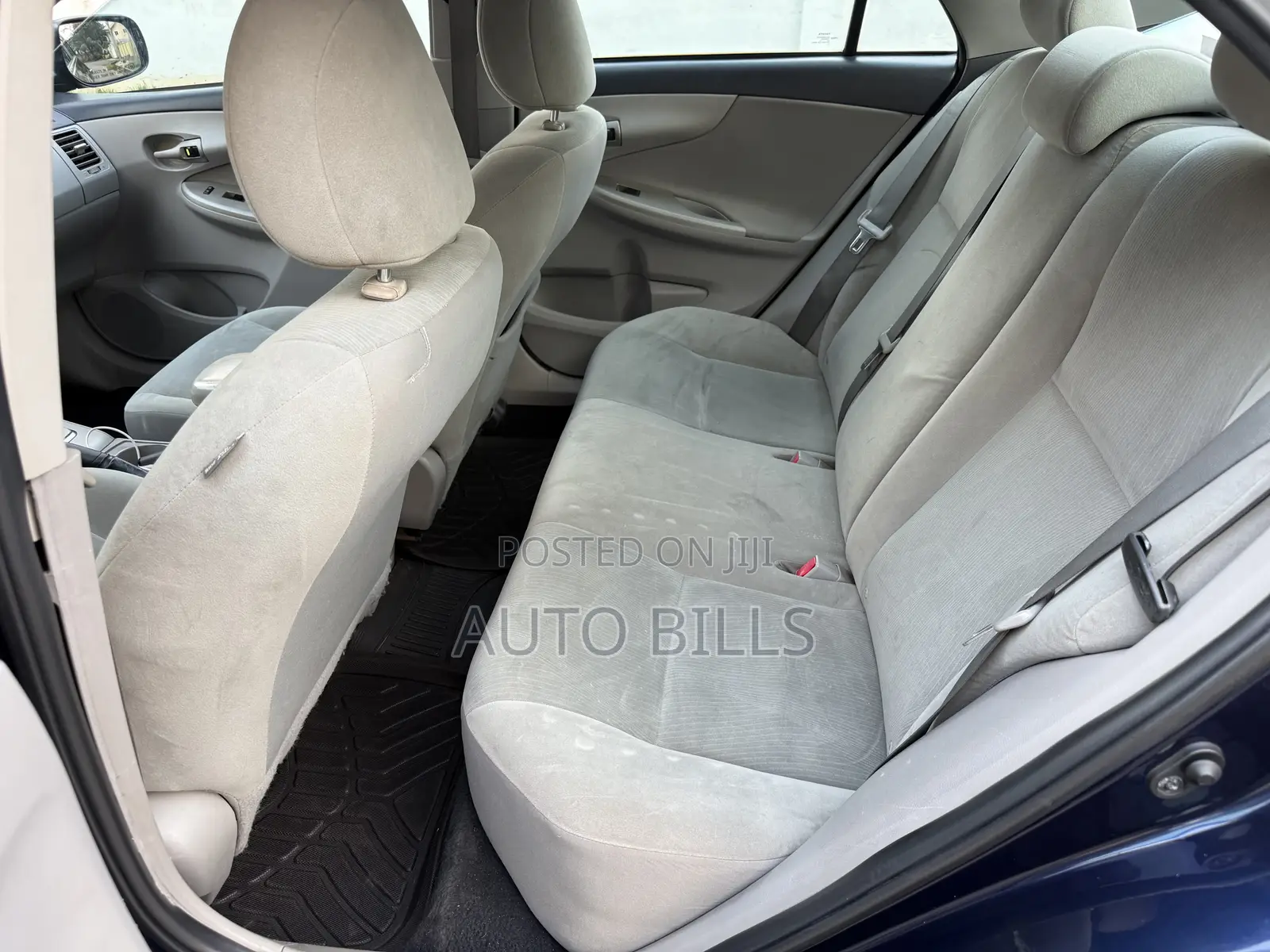 Toyota Corolla LE 4dr Sedan (1.8L 4cyl 4A) 2013 Blue