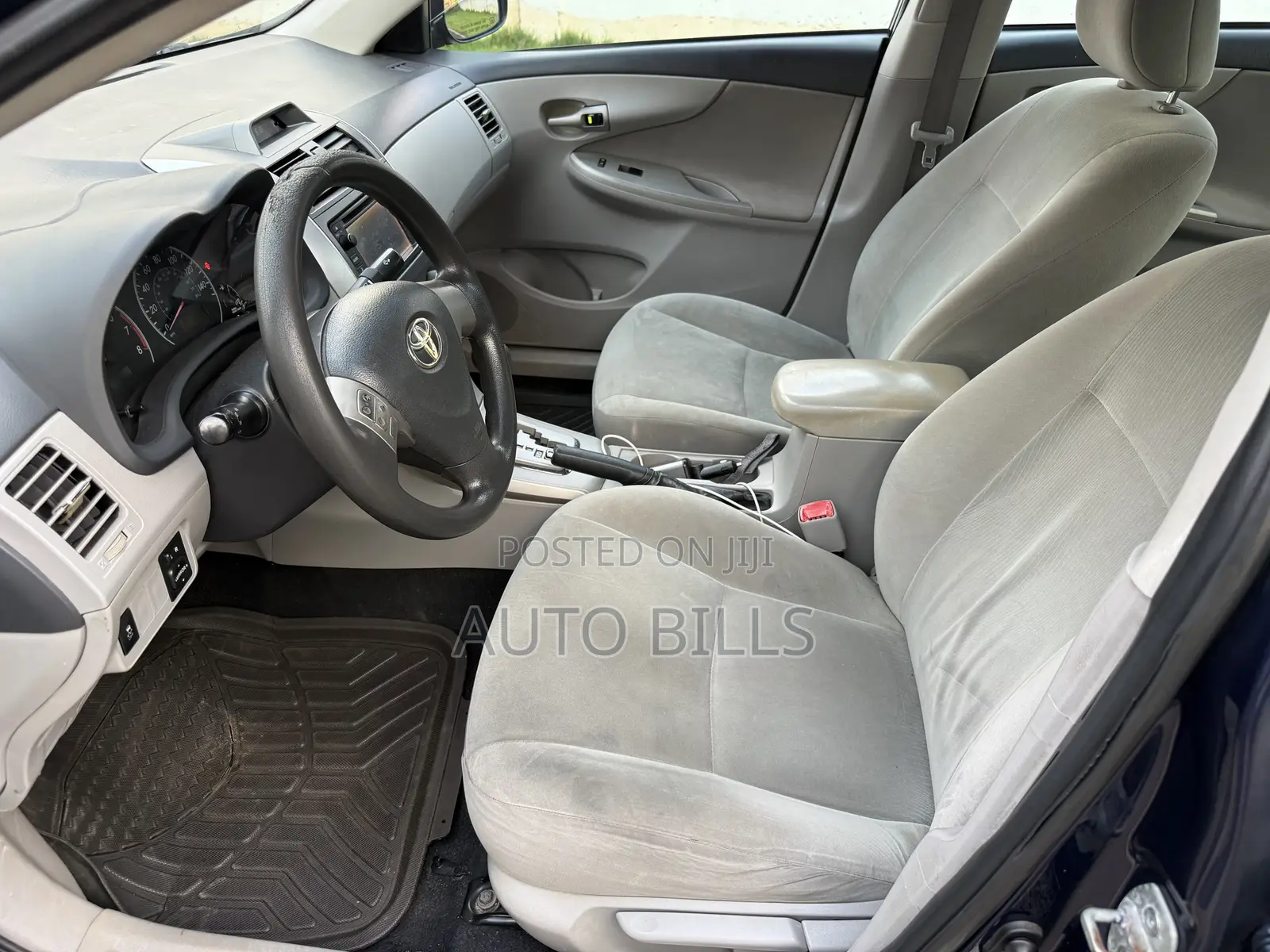Toyota Corolla LE 4dr Sedan (1.8L 4cyl 4A) 2013 Blue