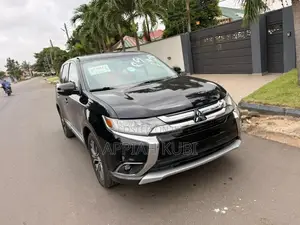 Mitsubishi Outlander 2016 Black