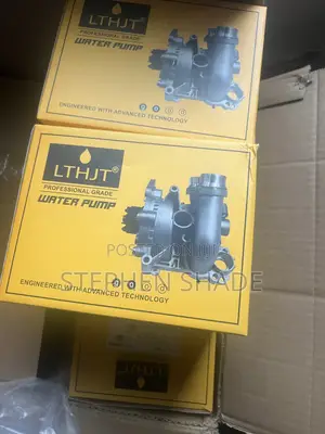 W204 C250 M271 Water Pump / Thermostat