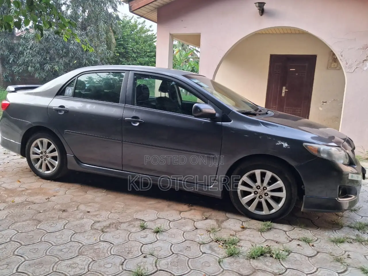 Toyota Corolla 2010 Gray