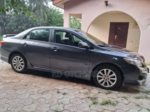 Toyota Corolla 2010 Gray