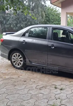 Toyota Corolla 2010 Gray
