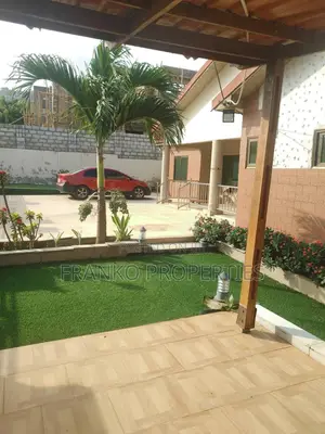 5bdrm House in Franko Properties, Oyarifa Mall Area for sale