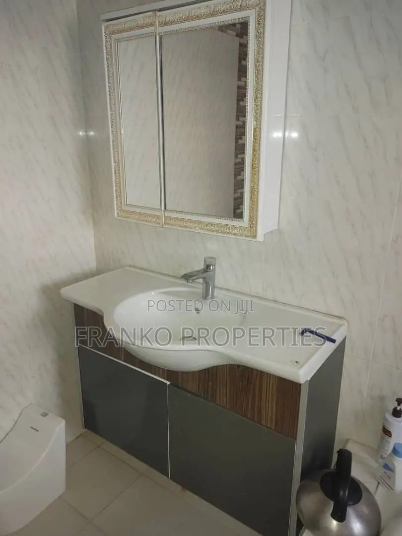 5bdrm House in Franko Properties, Oyarifa Mall Area for sale