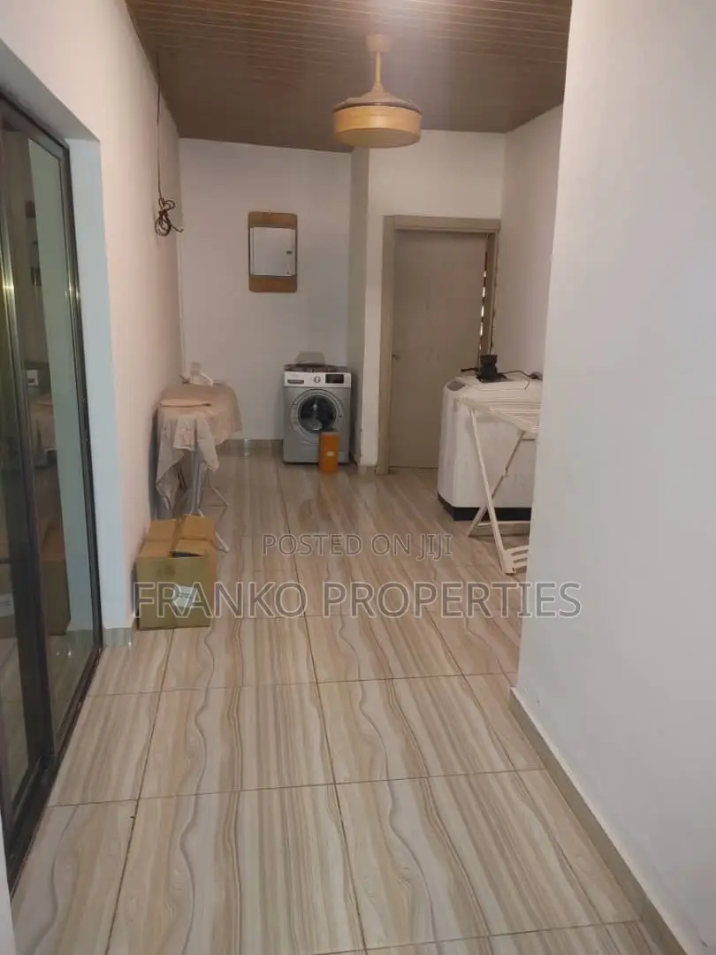 5bdrm House in Franko Properties, Oyarifa Mall Area for sale