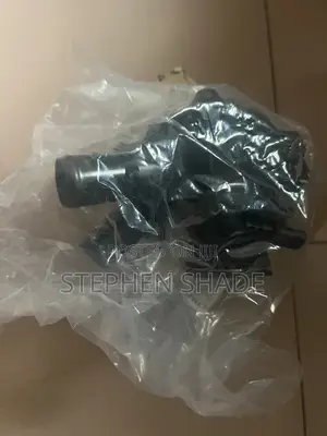 W204 C250 M271 Water Pump / Thermostat