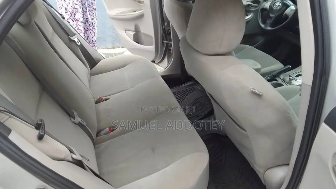 Toyota Corolla 2012 Silver