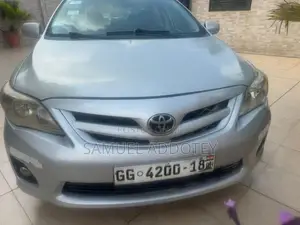 Toyota Corolla 2012 Silver