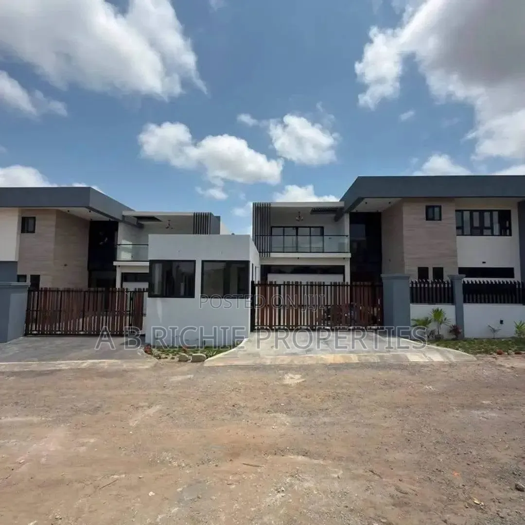 6bdrm House in Ab Richie Properties, Police Station for sale