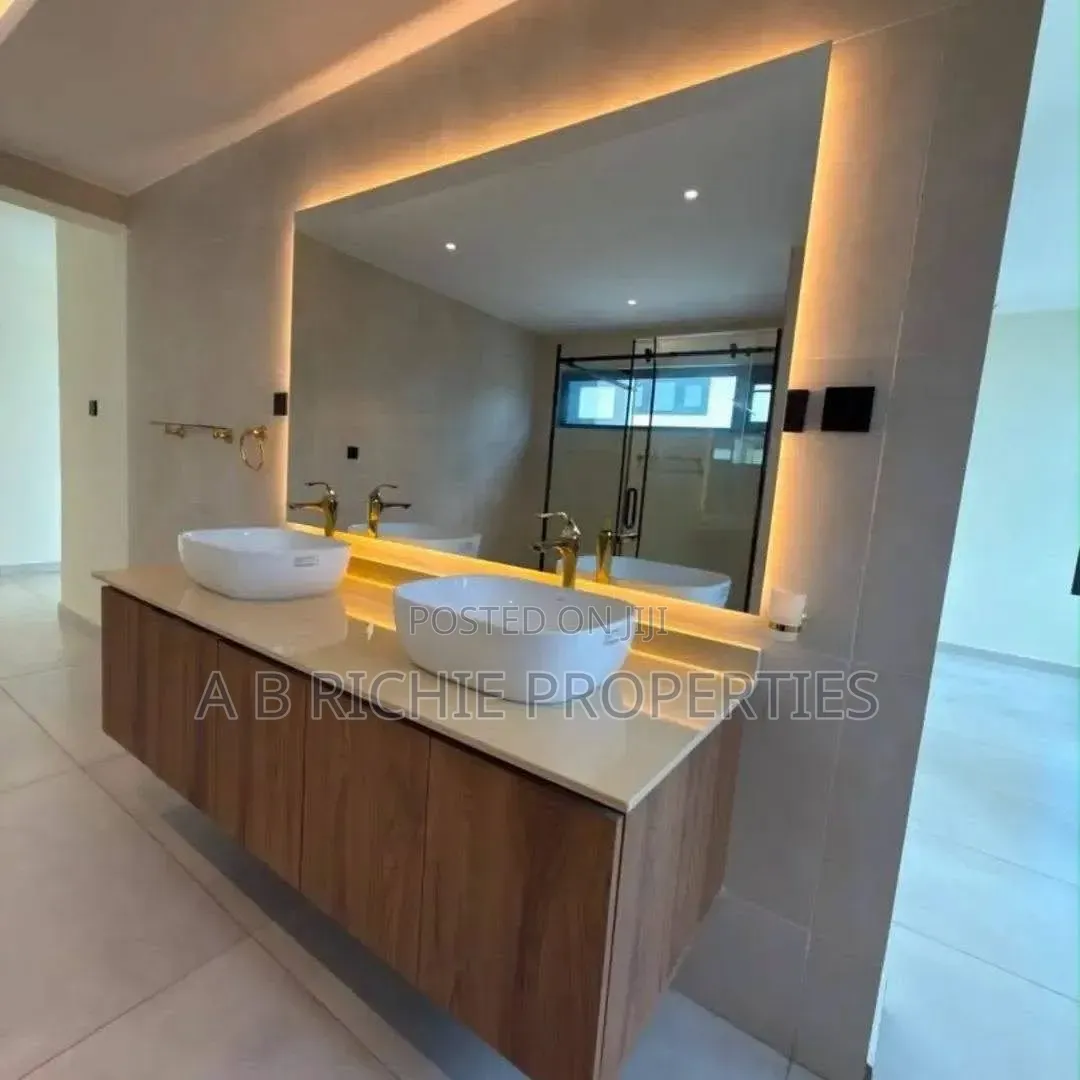6bdrm House in Ab Richie Properties, Police Station for sale