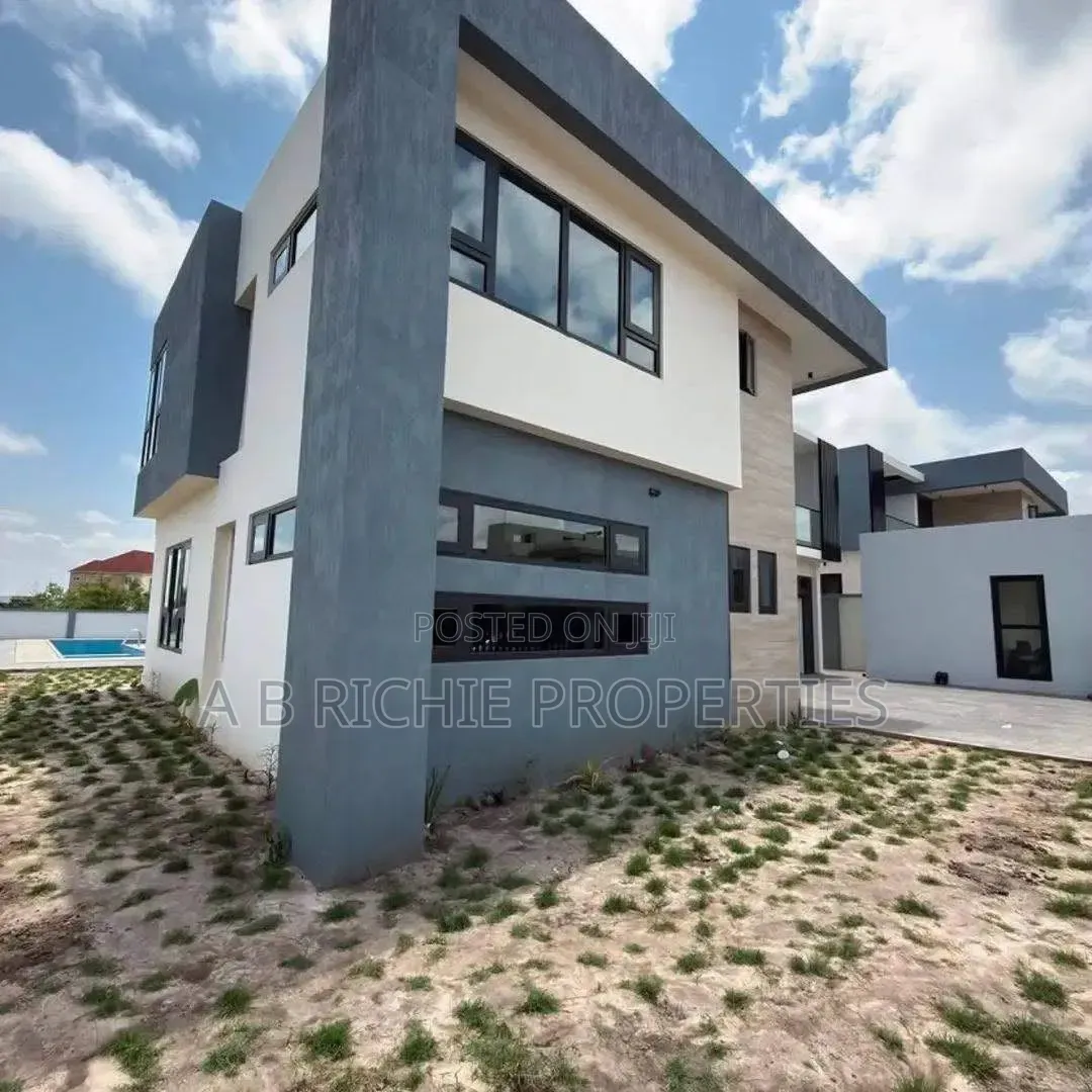 6bdrm House in Ab Richie Properties, Police Station for sale