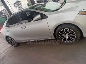 Toyota Corolla L 4dr Sedan (1.8L 4cyl Manual) 2016