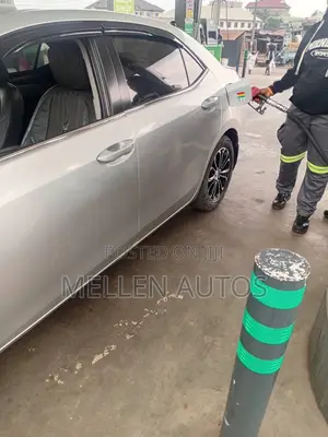Toyota Corolla L 4dr Sedan (1.8L 4cyl Manual) 2016