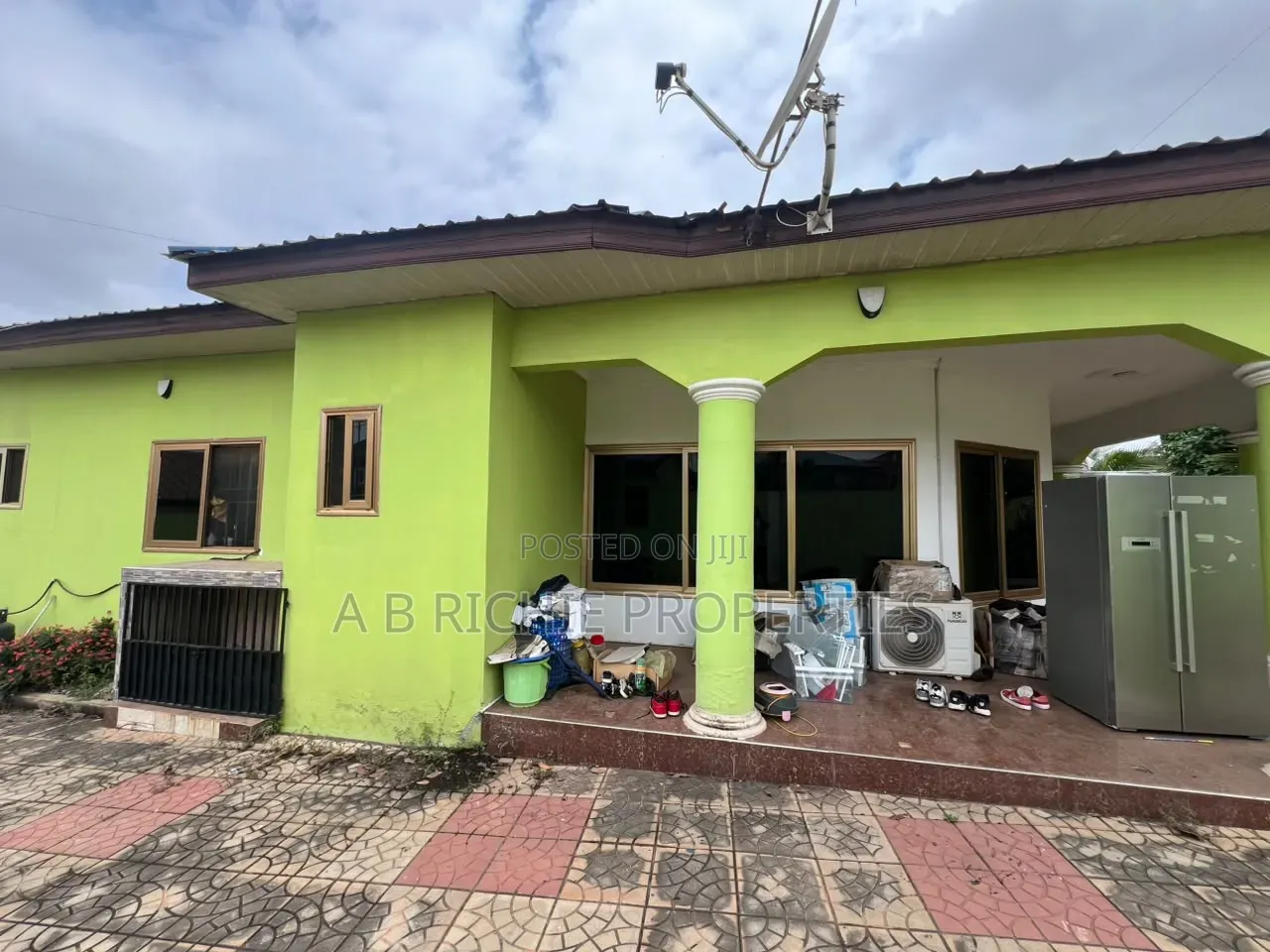 4bdrm Bungalow in Ab Richie Properties, Parakuo Estate for sale
