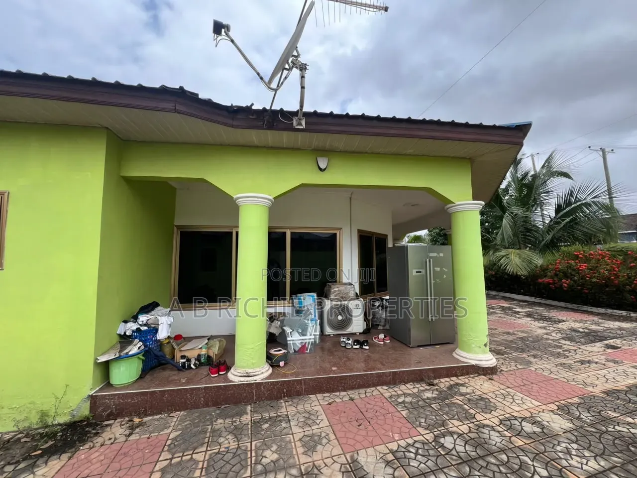 4bdrm Bungalow in Ab Richie Properties, Parakuo Estate for sale