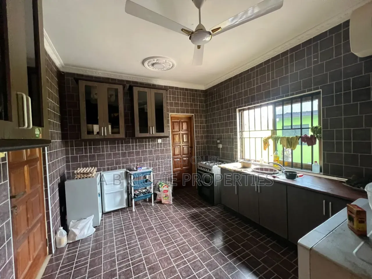 4bdrm Bungalow in Ab Richie Properties, Parakuo Estate for sale