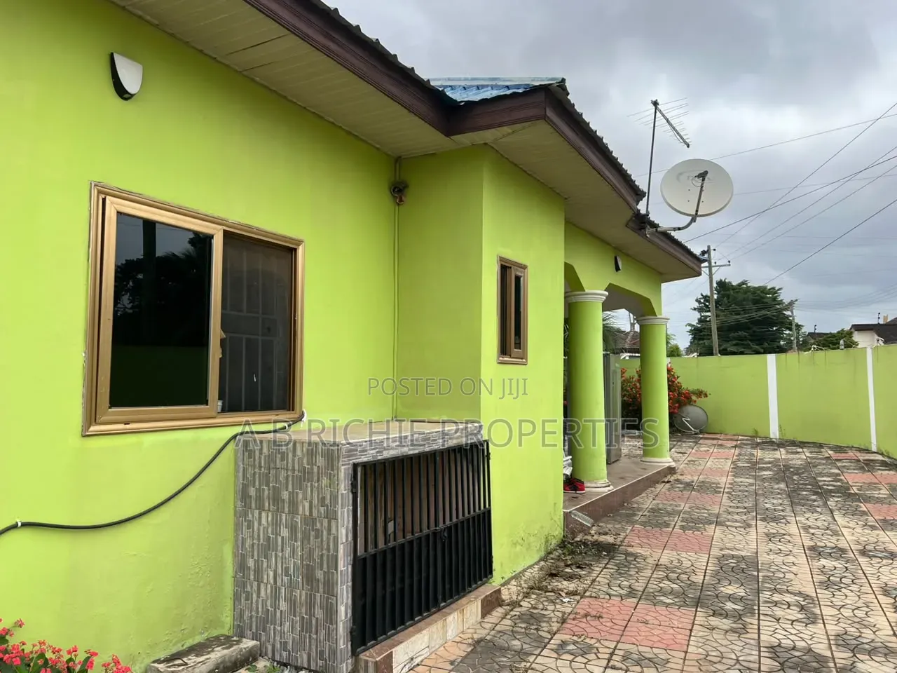 4bdrm Bungalow in Ab Richie Properties, Parakuo Estate for sale