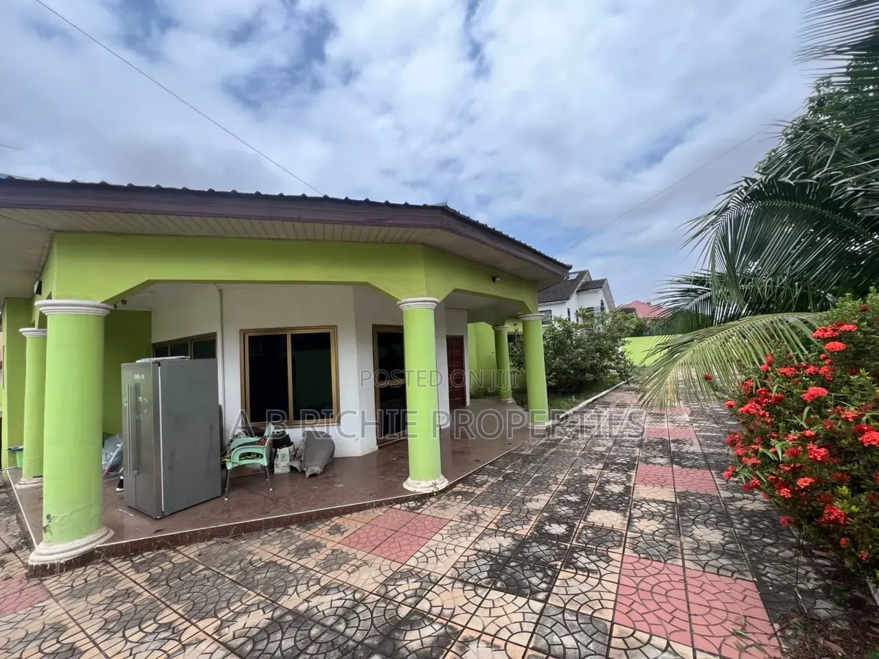 4bdrm Bungalow in Ab Richie Properties, Parakuo Estate for sale