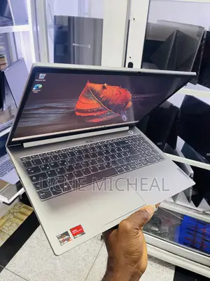 Laptop Lenovo ThinkBook 15 16GB AMD Ryzen 3 SSD 256GB