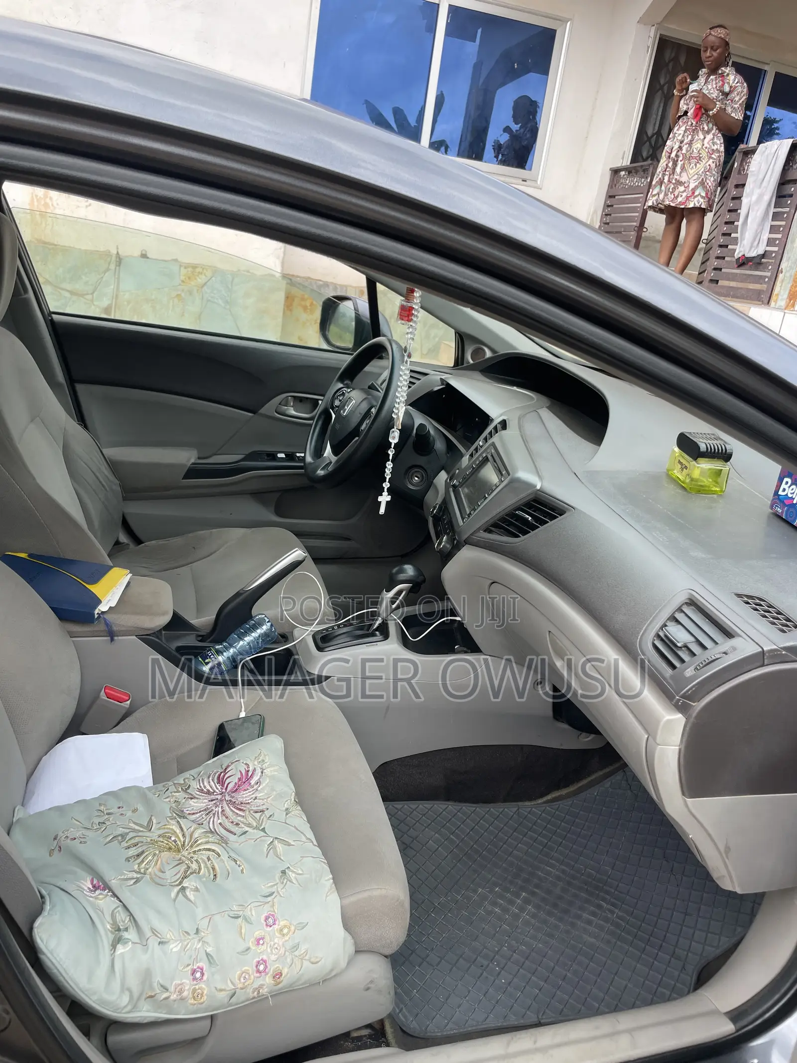 Honda Civic 1.8 5 Door Automatic 2012 Gray