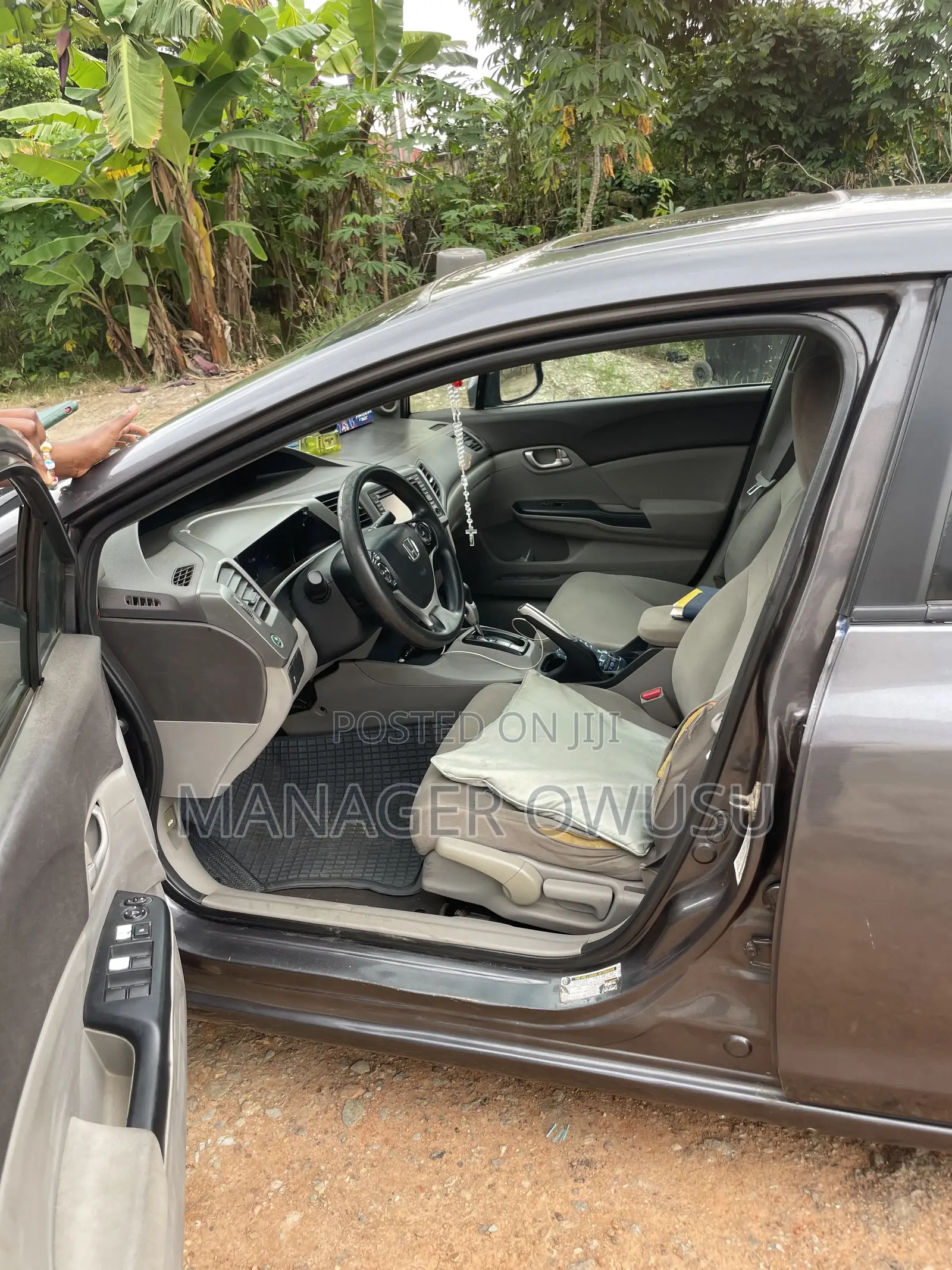 Honda Civic 1.8 5 Door Automatic 2012 Gray