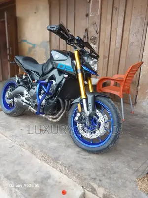 Yamaha 2018 Blue