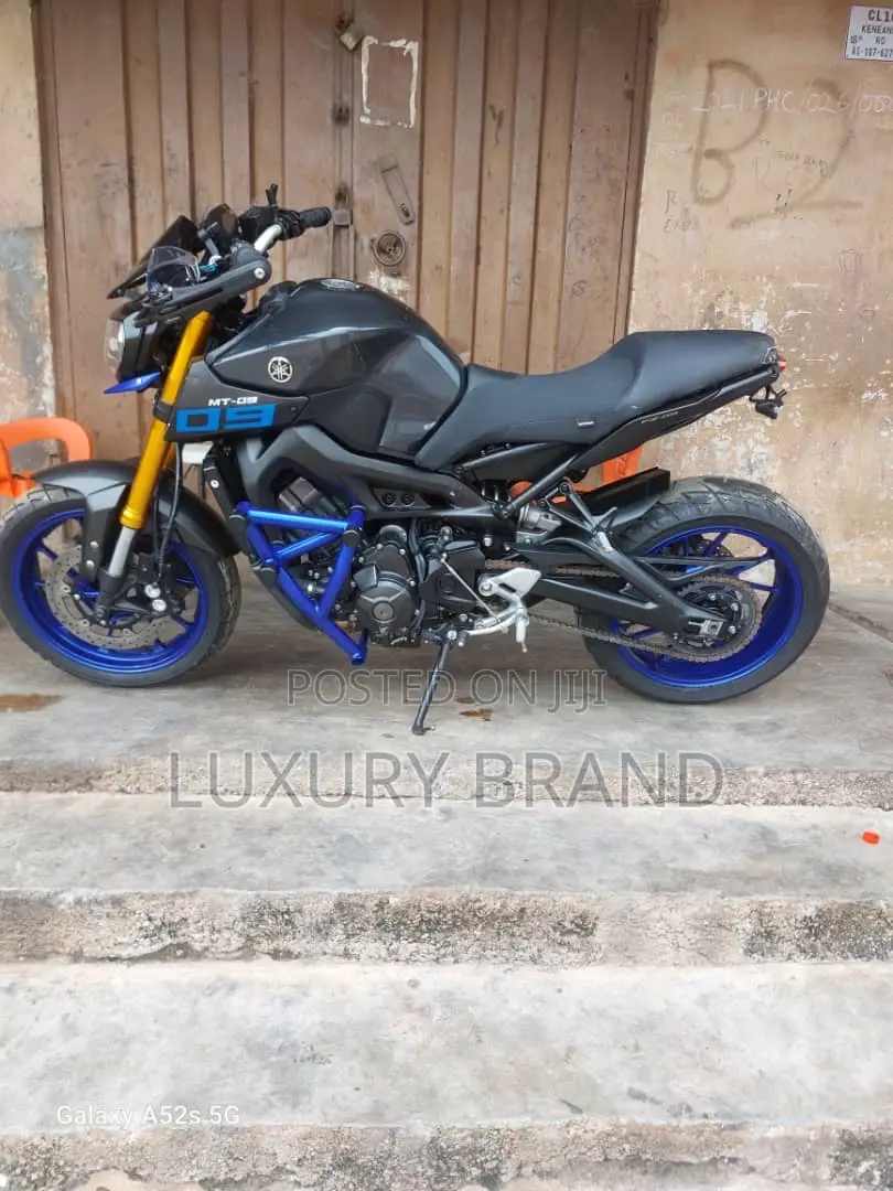 Yamaha 2018 Blue