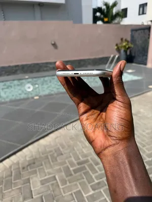 Apple iPhone 11 64 GB White