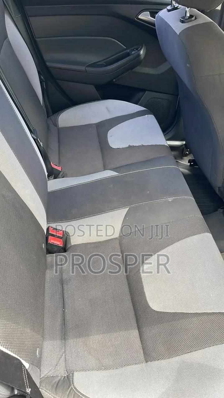 Ford Focus S Sedan FWD (2.0L 4cyl 5M) 2013 White