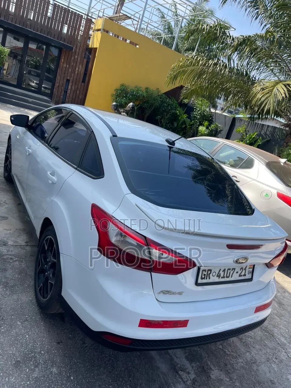 Ford Focus S Sedan FWD (2.0L 4cyl 5M) 2013 White