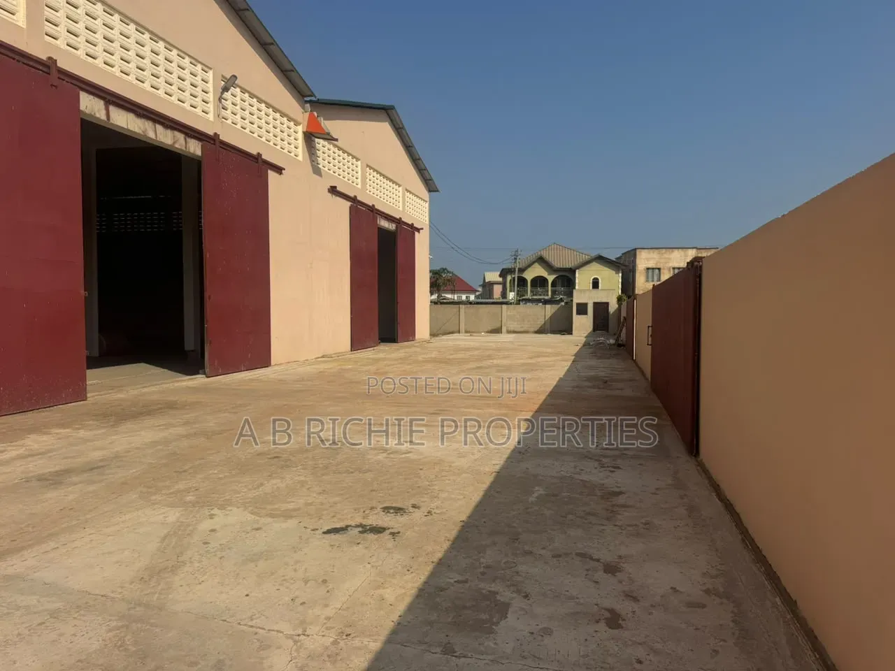 Warehouse for Rent at Lashibi