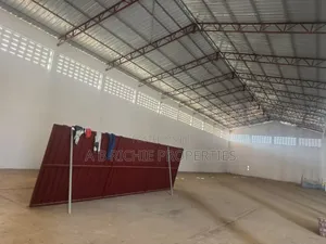 Warehouse for Rent at Lashibi