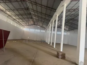 Warehouse for Rent at Lashibi