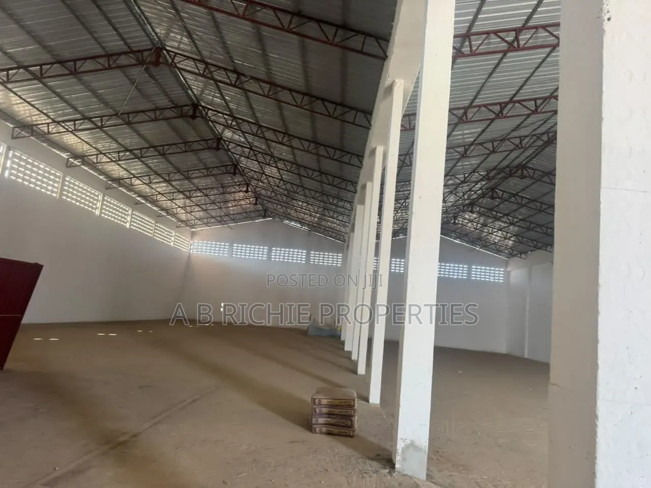 Warehouse for Rent at Lashibi