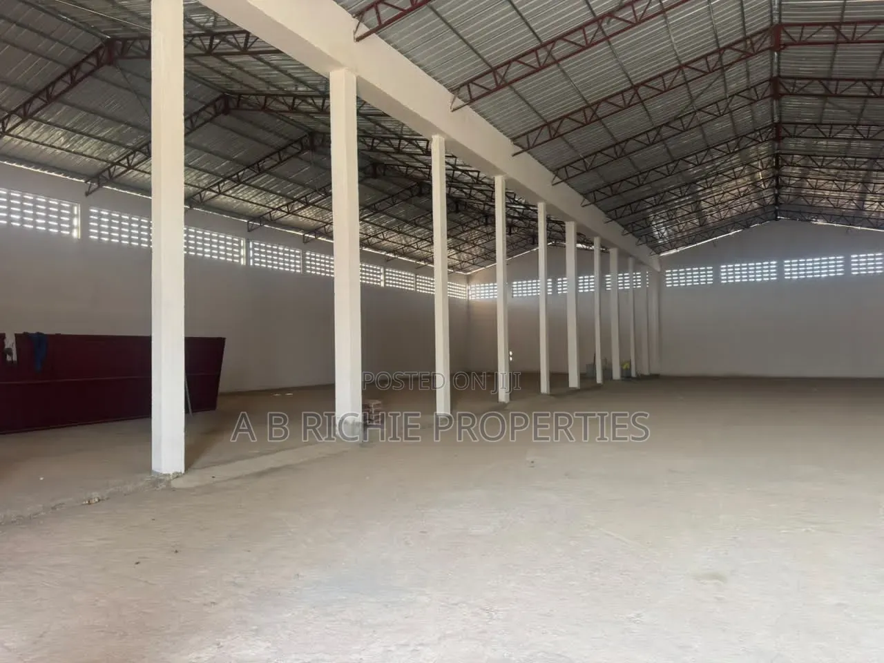 Warehouse for Rent at Lashibi