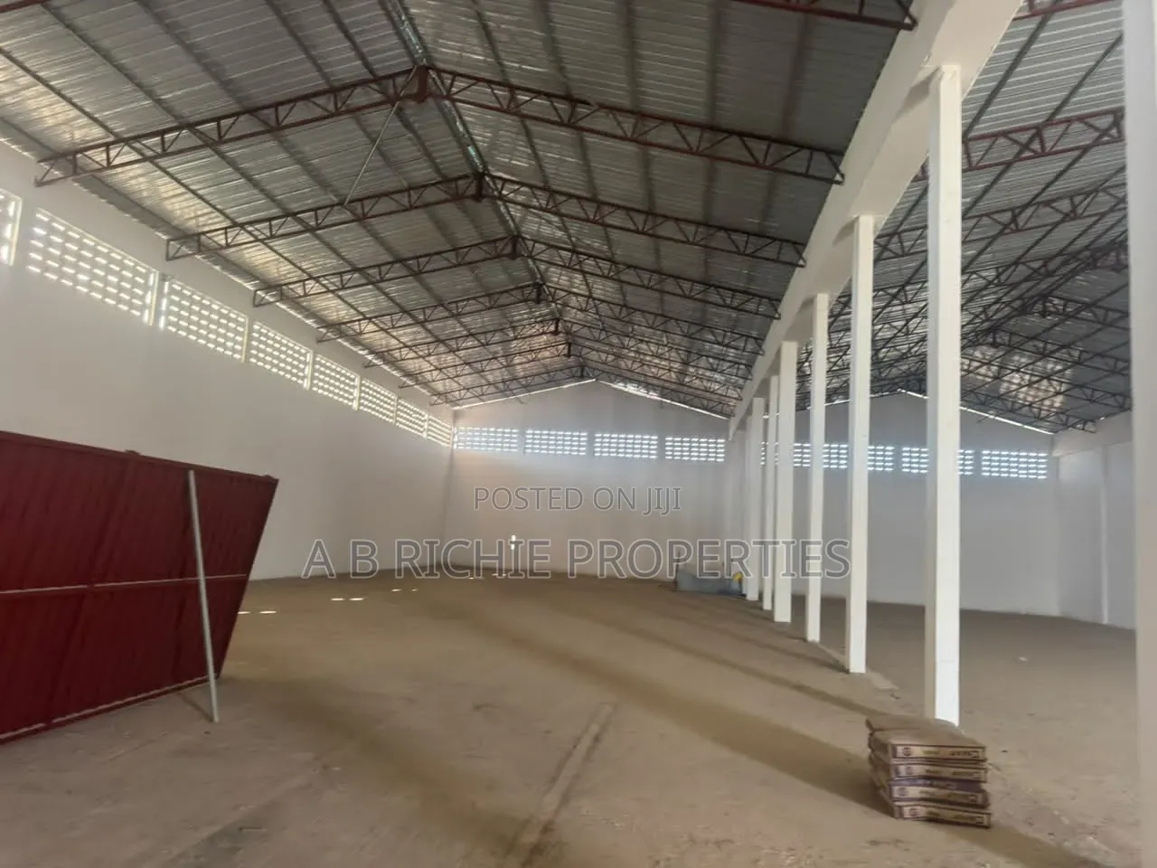 Warehouse for Rent at Lashibi