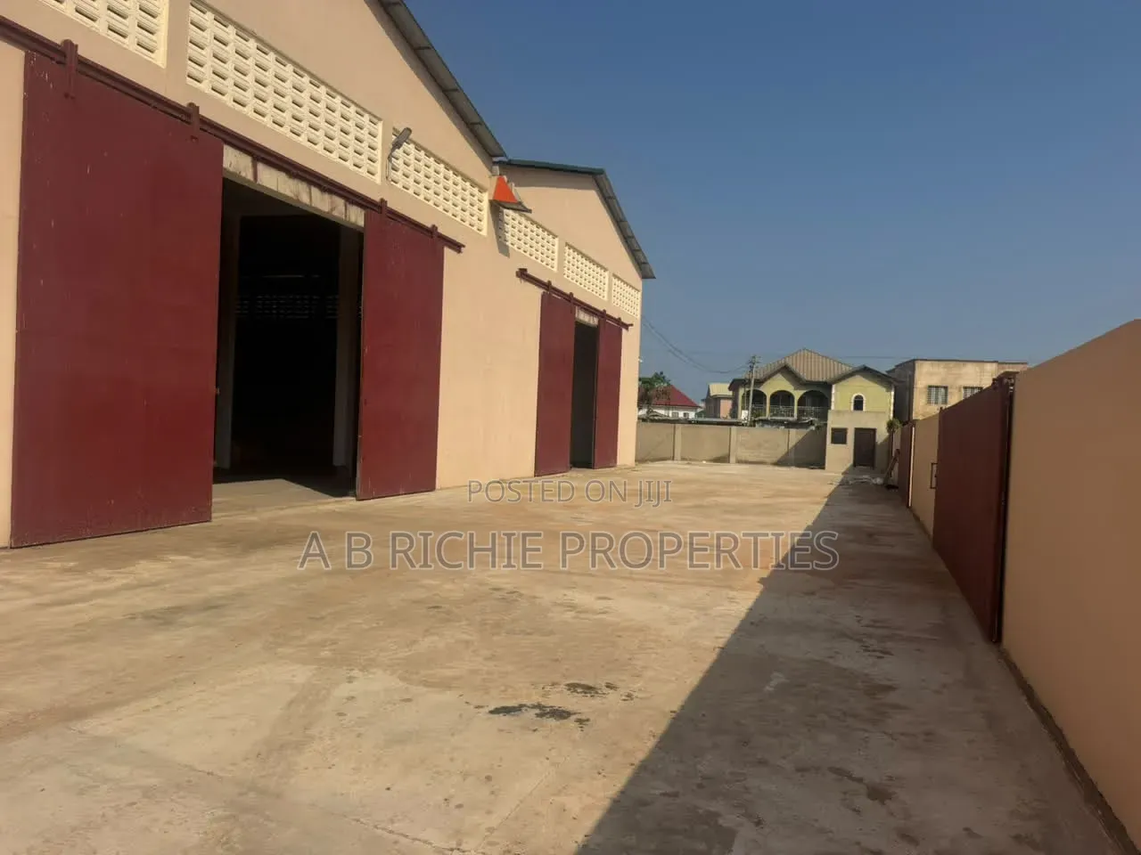 Warehouse for Rent at Lashibi
