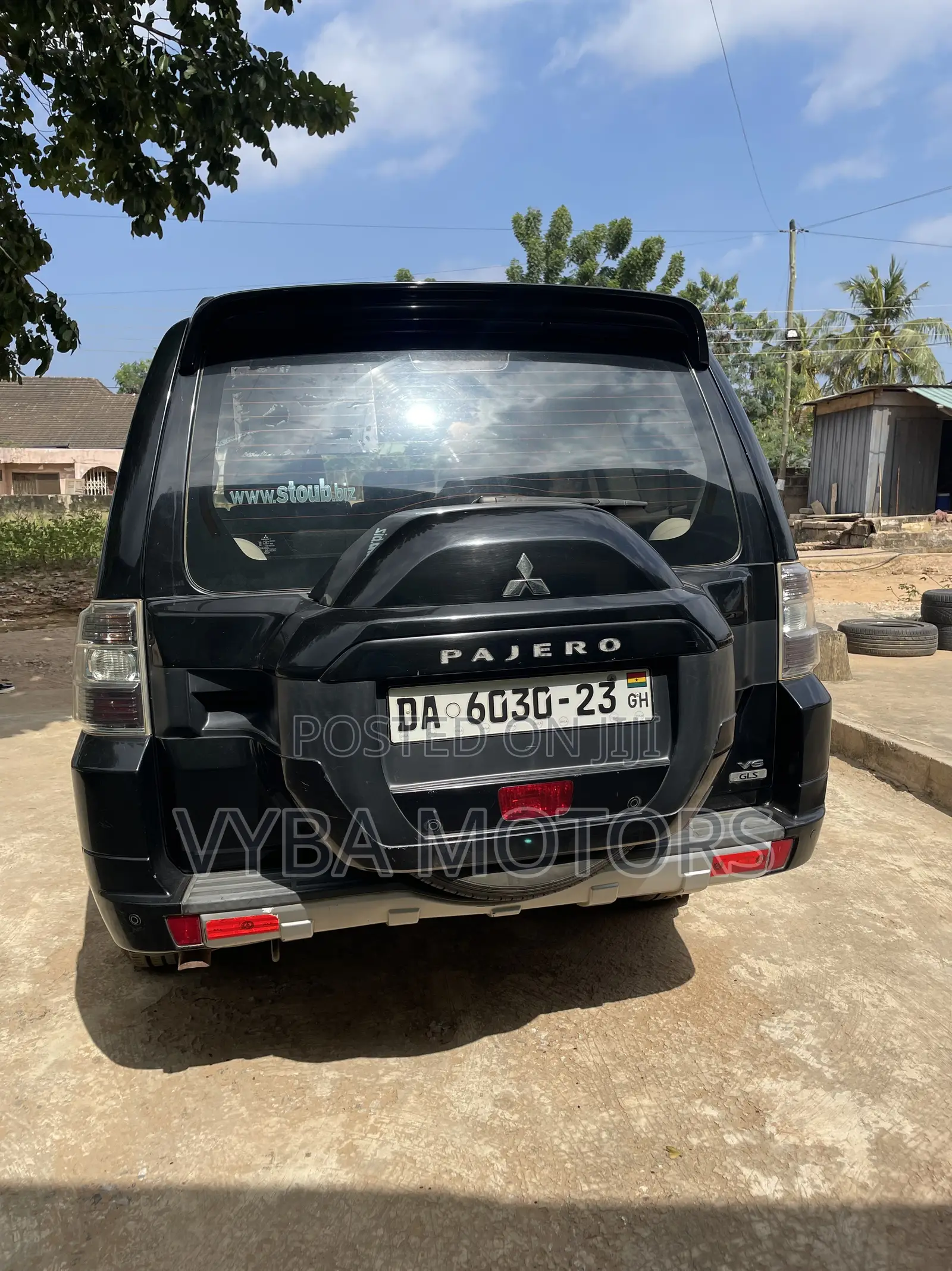 Mitsubishi Pajero V80 3.8 V6 GLS 2015 Black