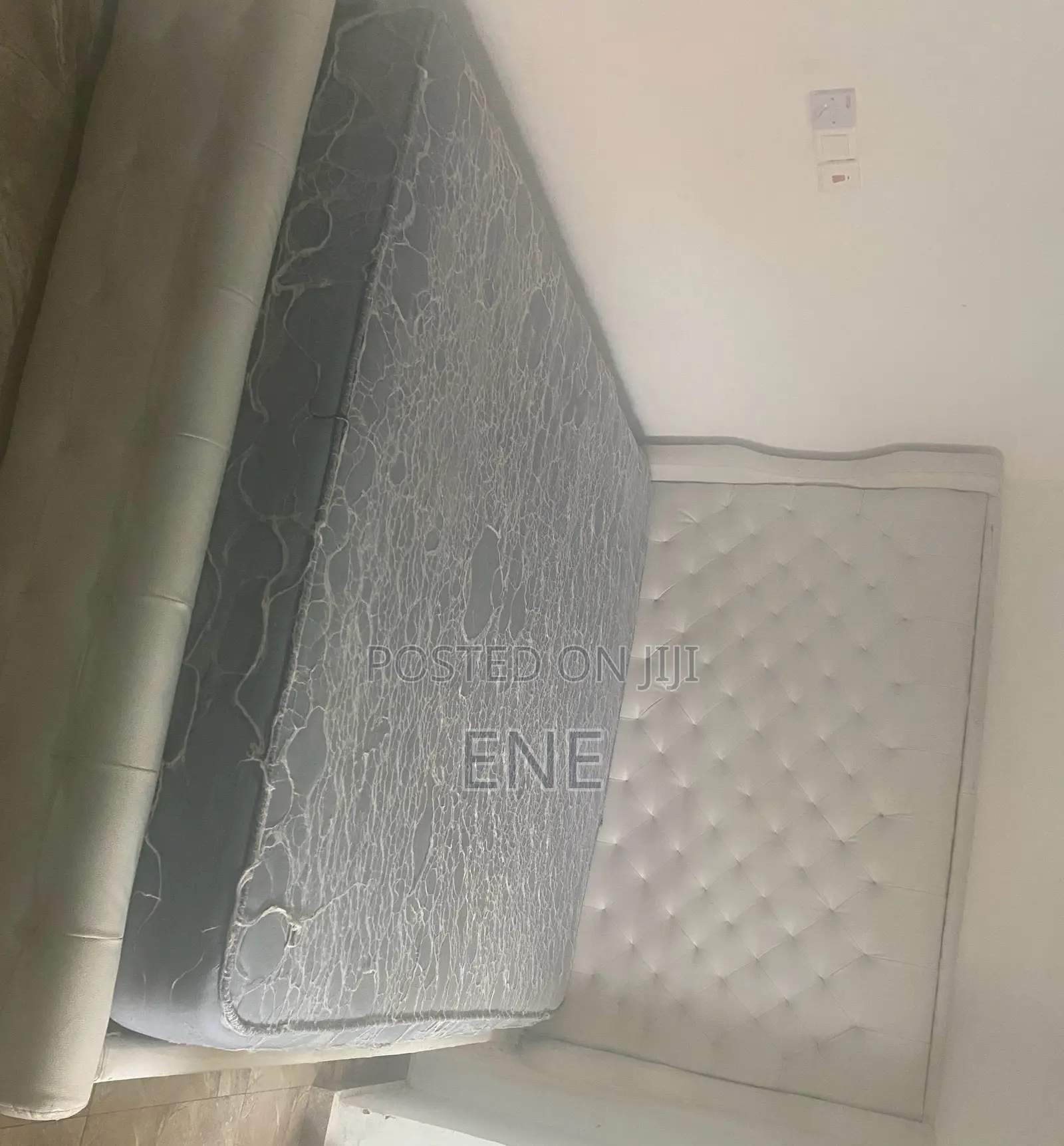 Bed With Bedframe
