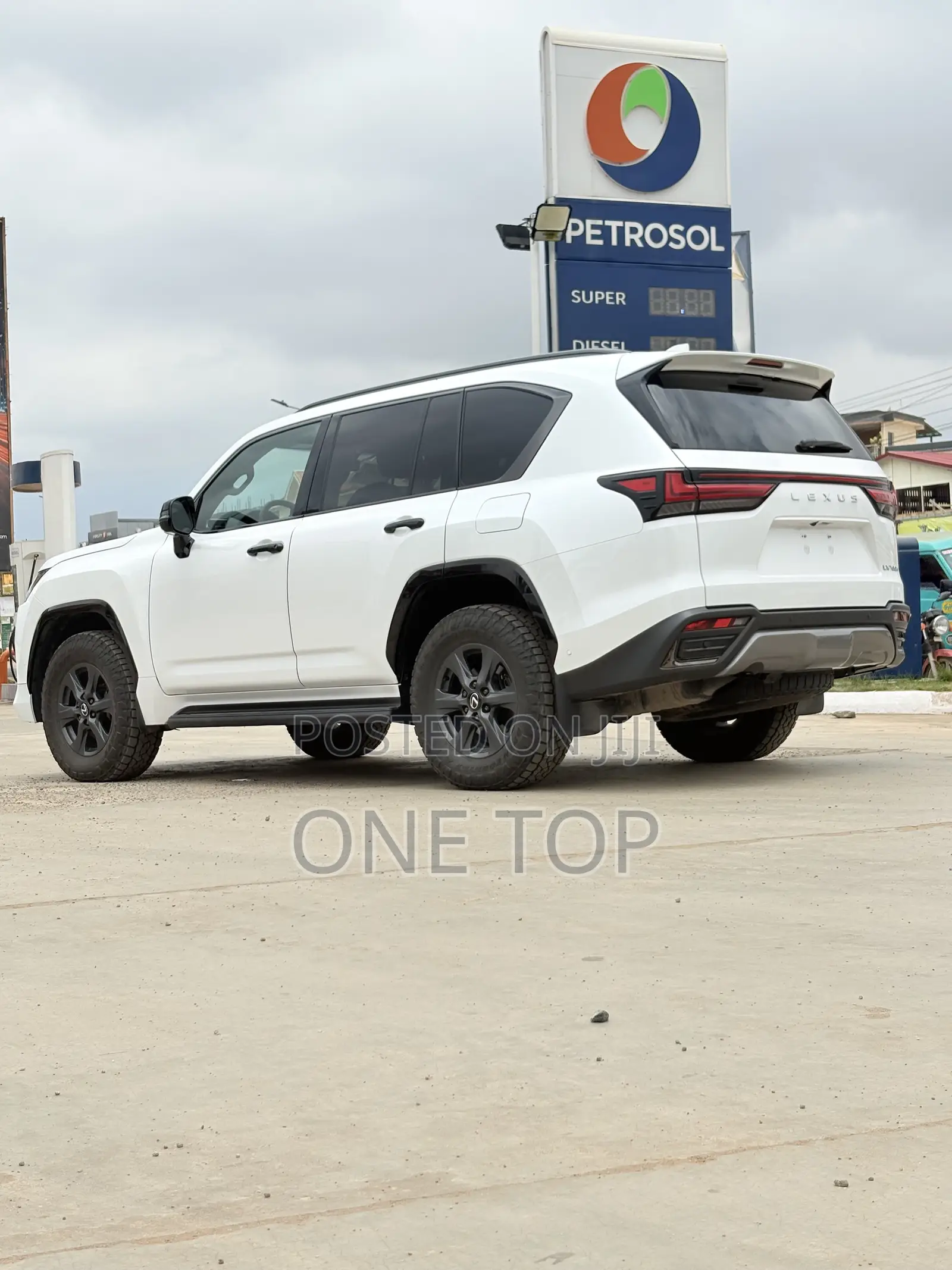 Lexus LX 700h 2025 White