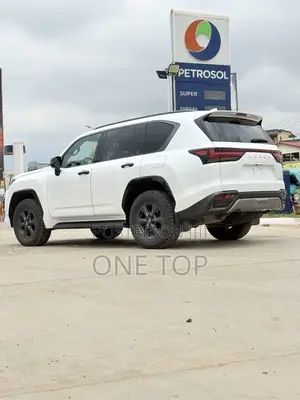 Lexus LX 700h 2025 White