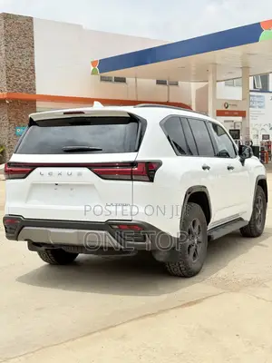 Lexus LX 700h 2025 White