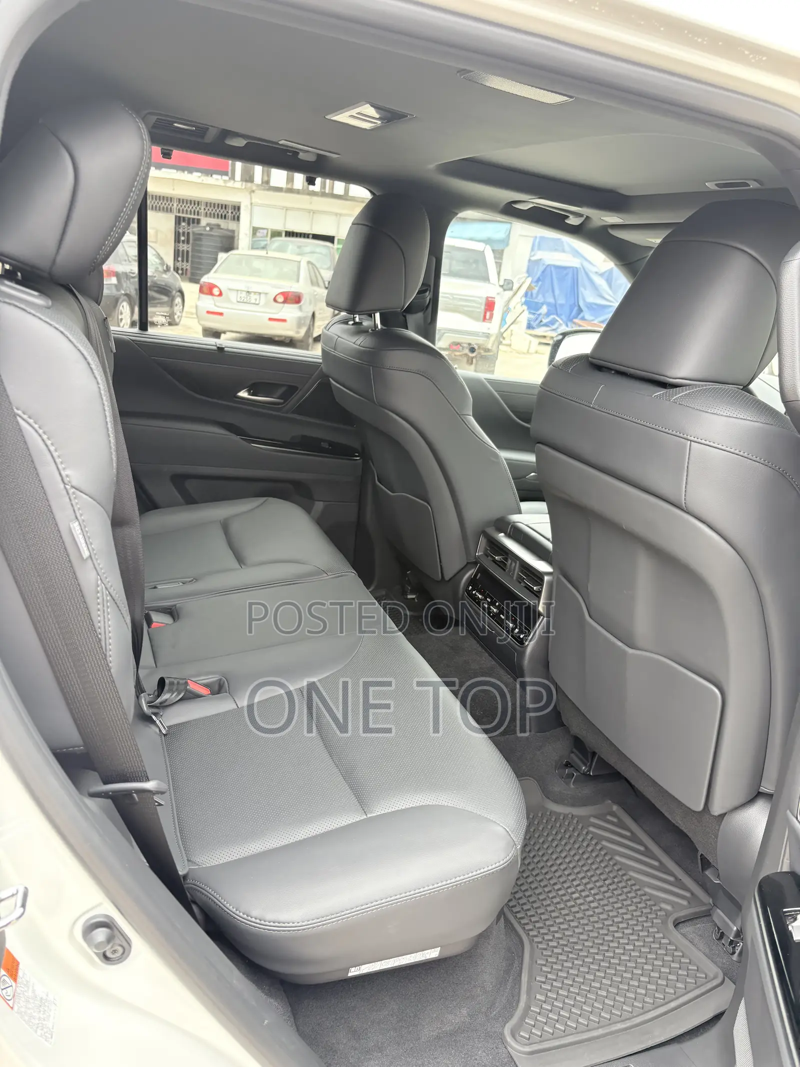 Lexus LX 700h 2025 White